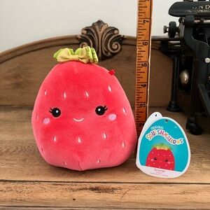 Squishmallow Scarlett Strawberry